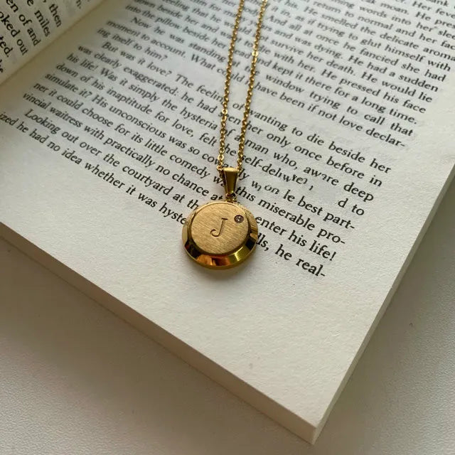 Amix Necklace