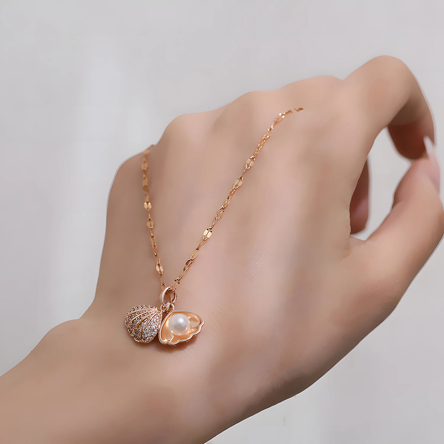 Frozen Petal – Necklace
