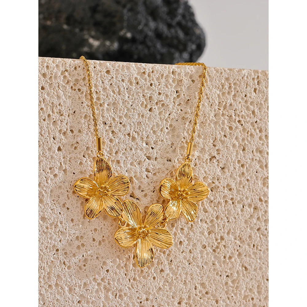 Lush Necklace