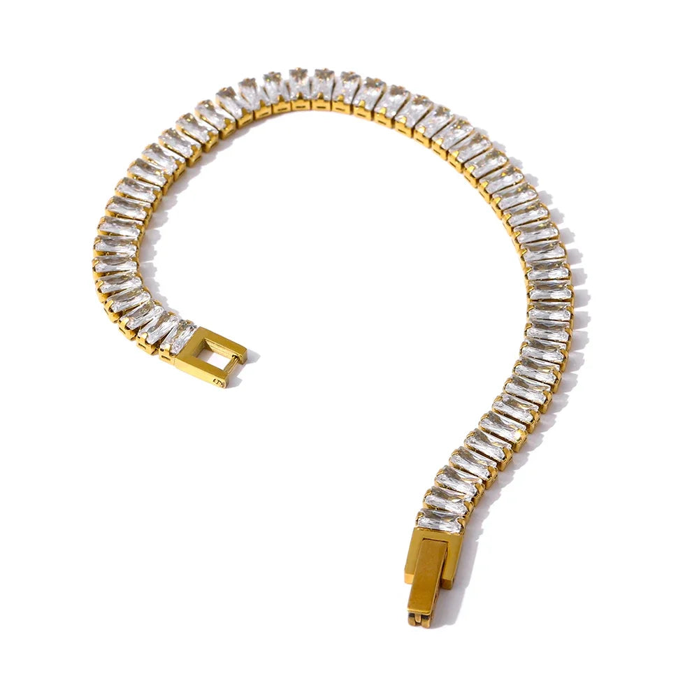 Lavi Necklace
