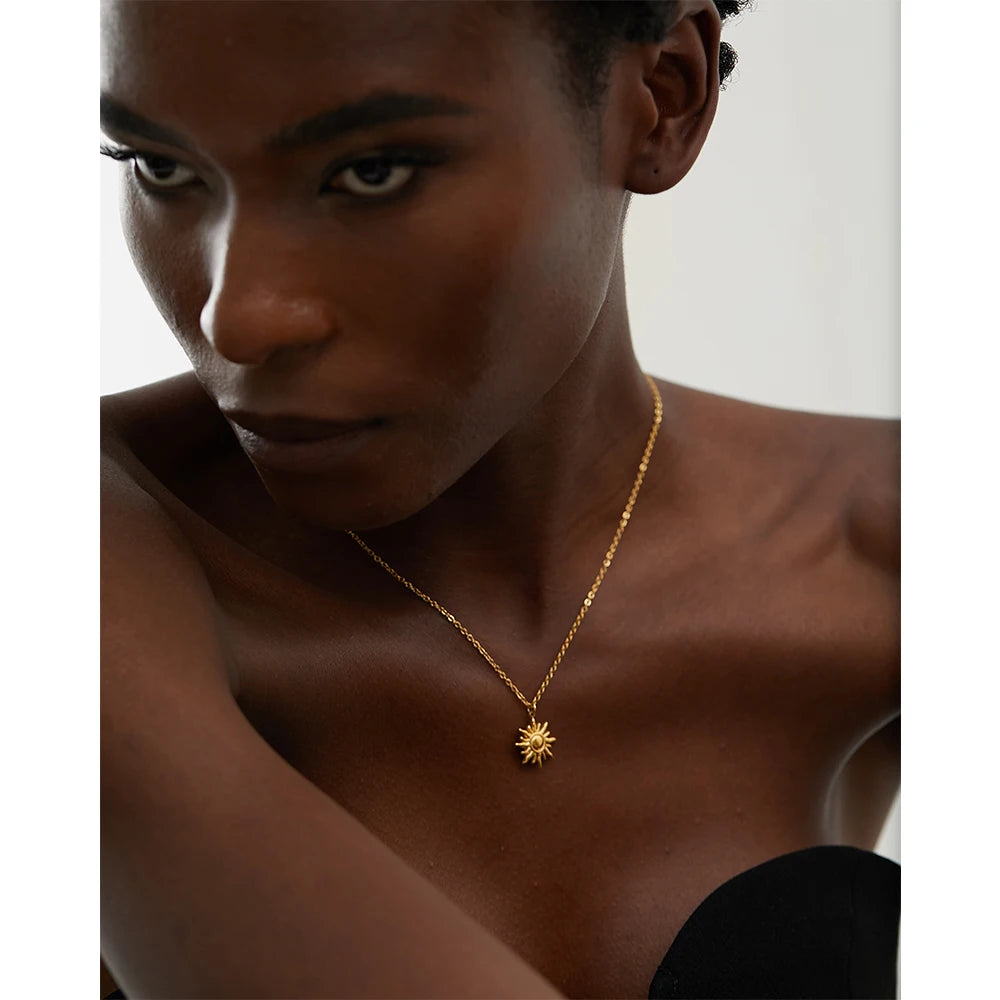 Solé Necklace