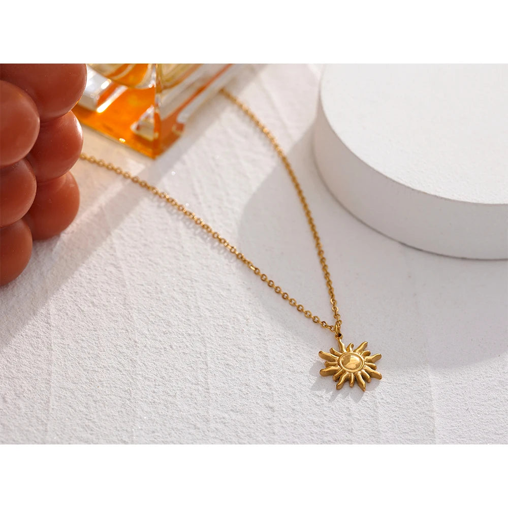Solé Necklace
