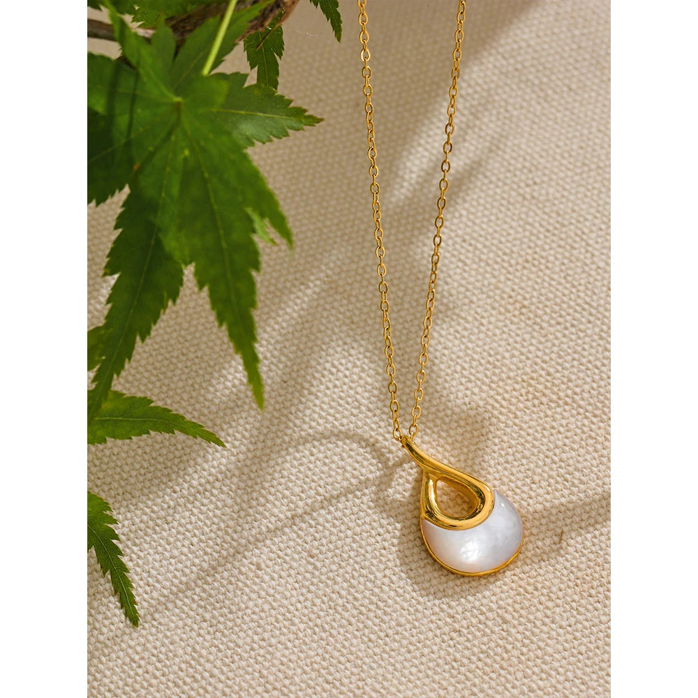 Lila Necklace