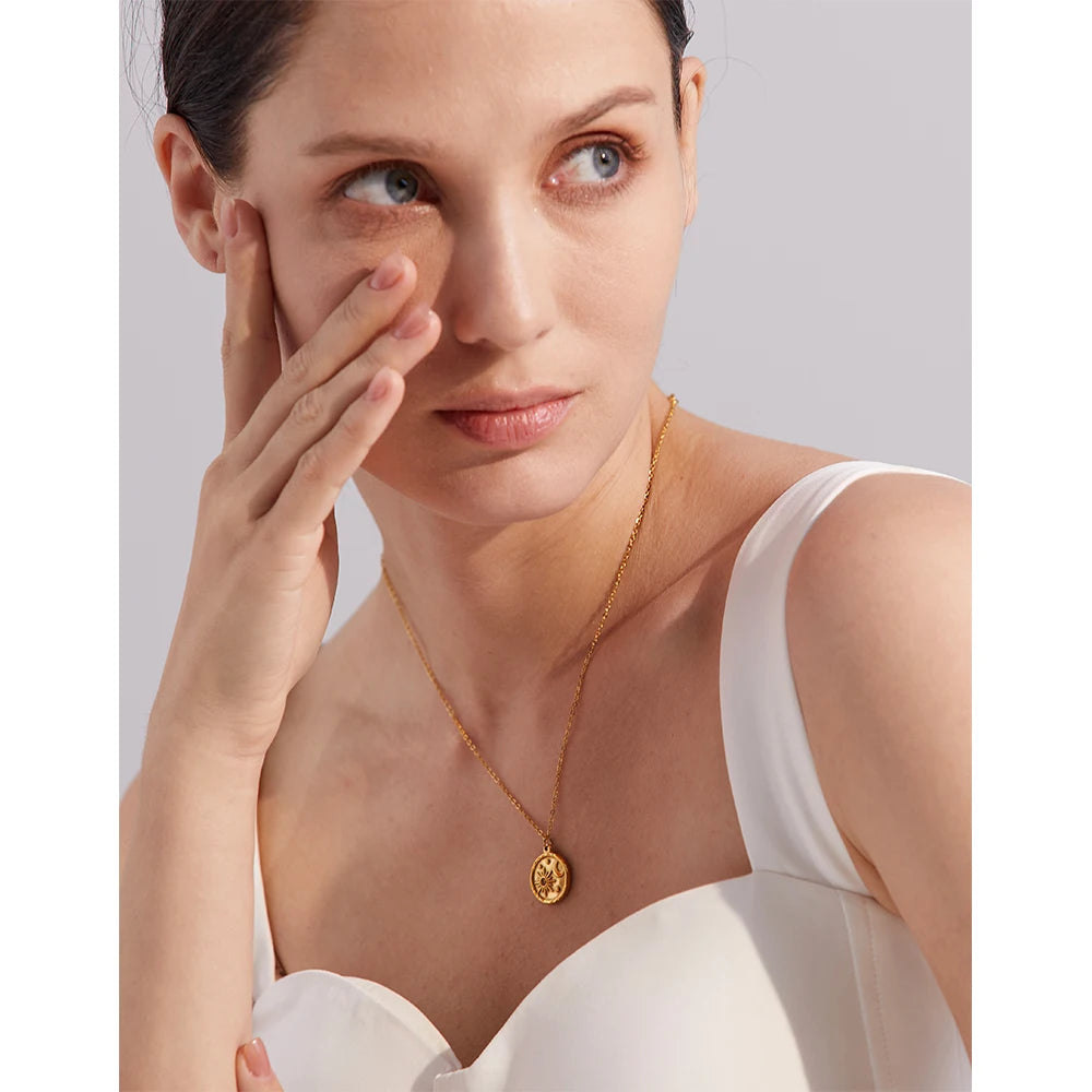 Glint Necklace