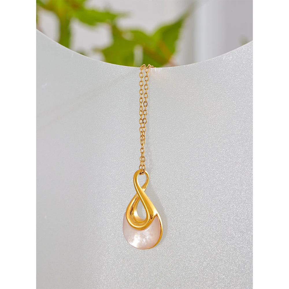 Lila Necklace