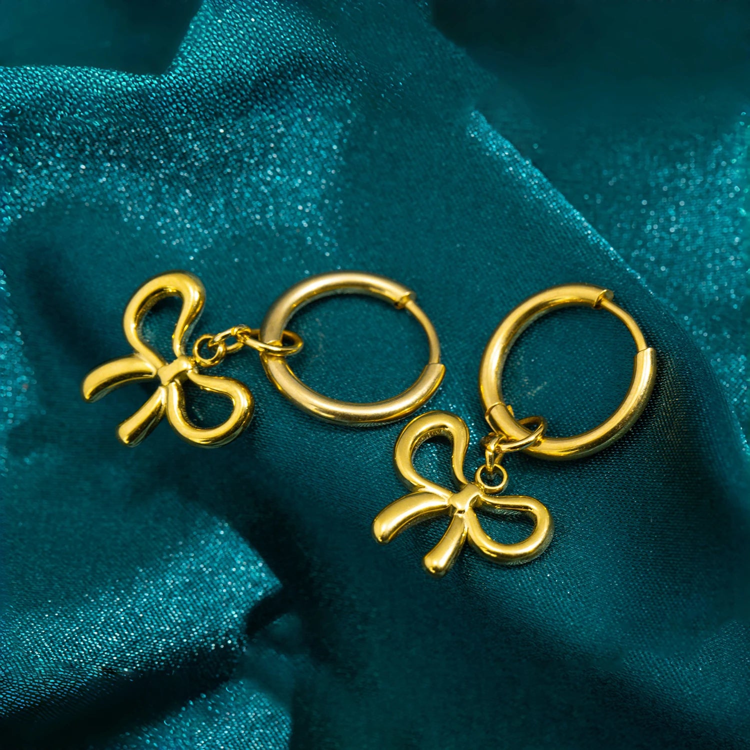 Bow-Risa Earrings