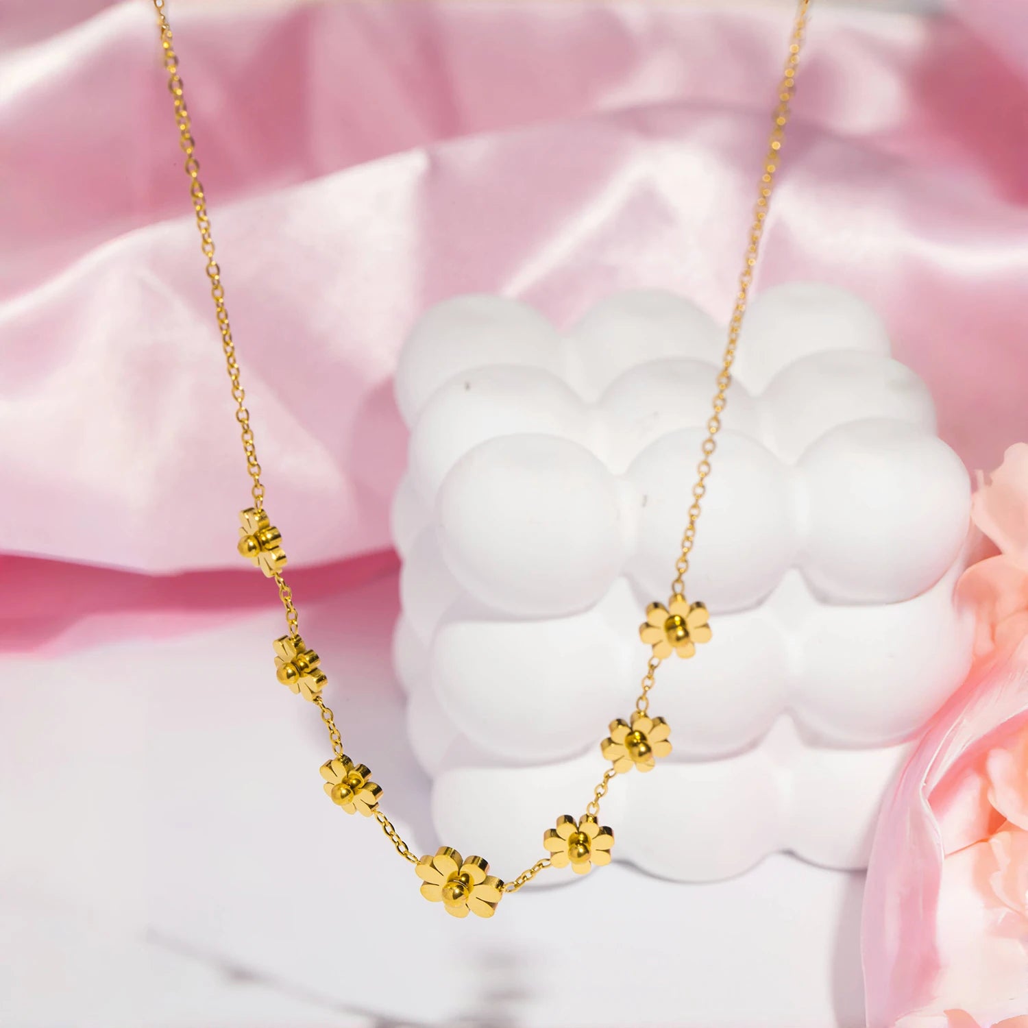 Daisy Flower Necklace