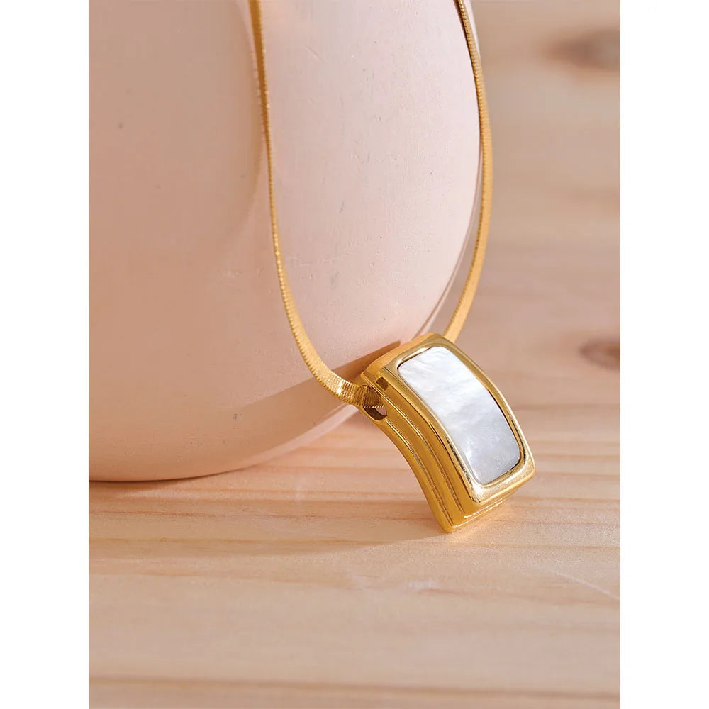 Haze Necklace