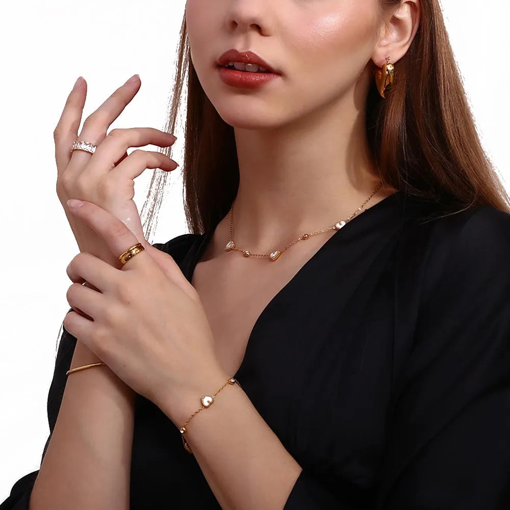 Viora Necklace