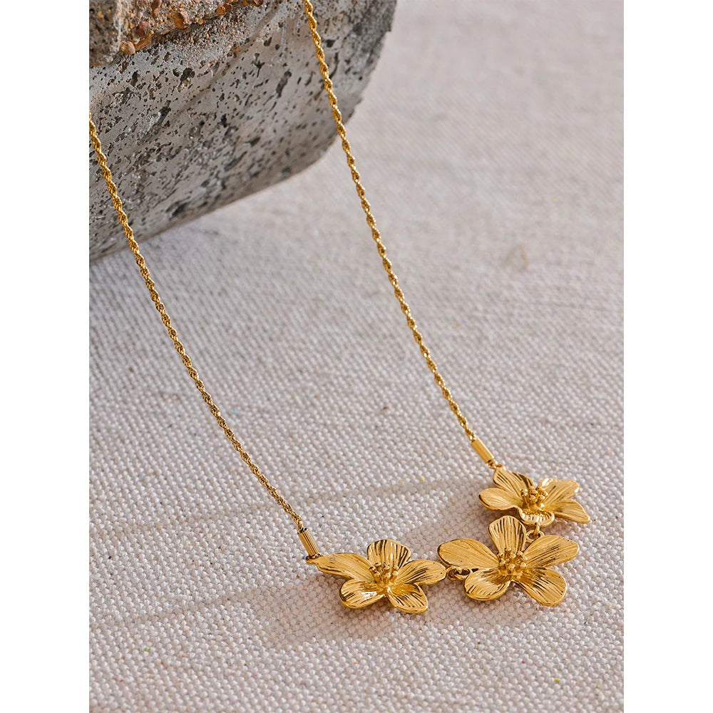 Lush Necklace