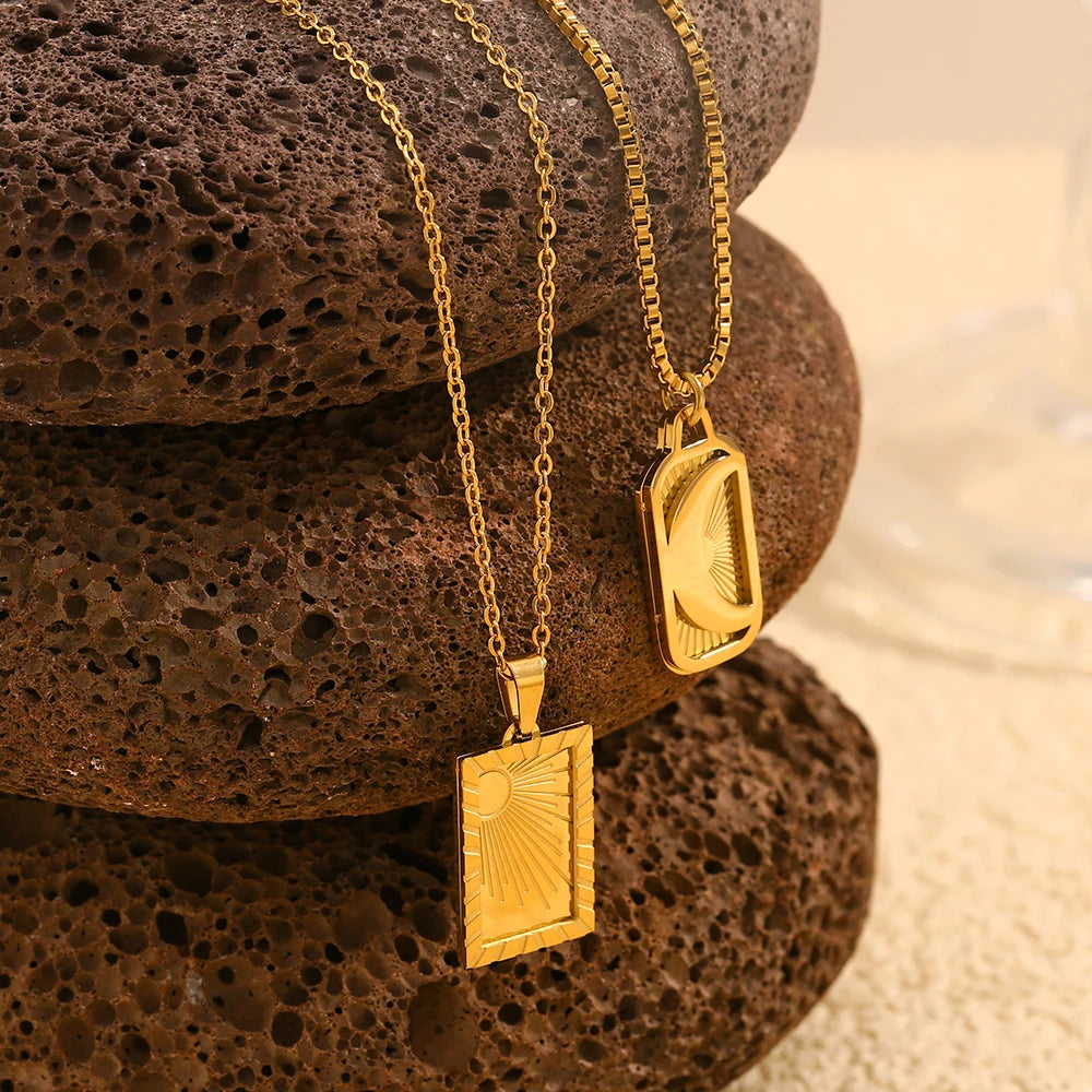 Moon Pendant necklace