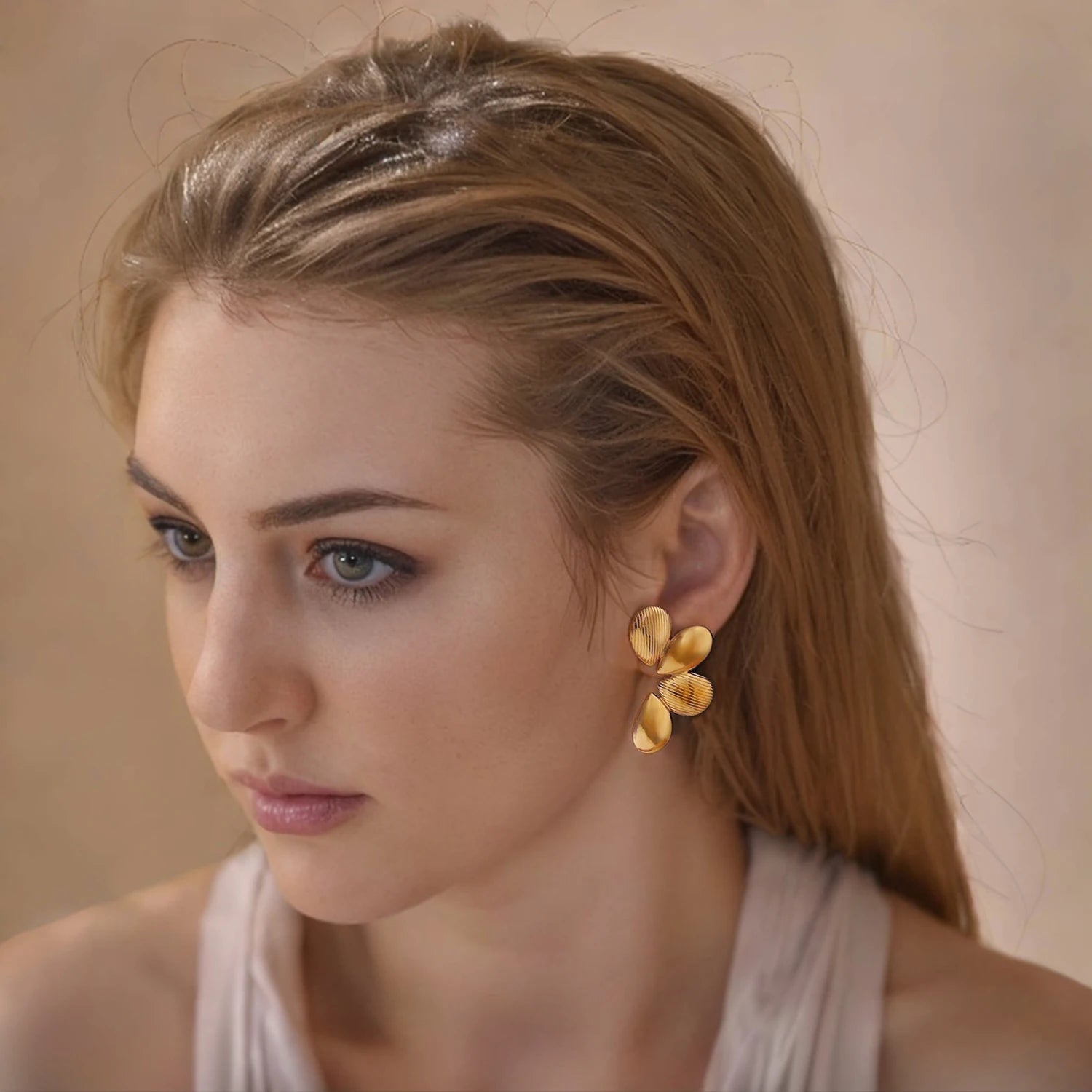 Elvi Flower Earring