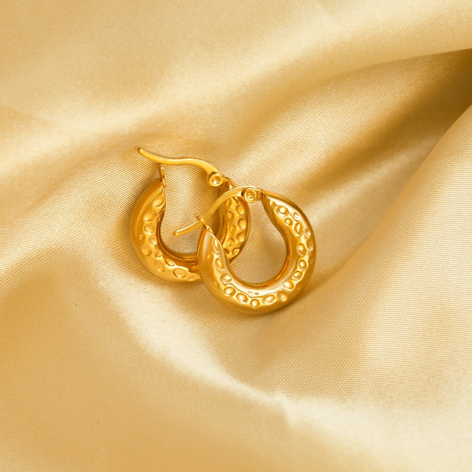 Moira Oval Earrings