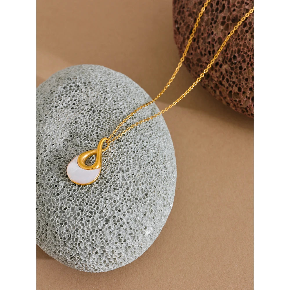 Lila Necklace