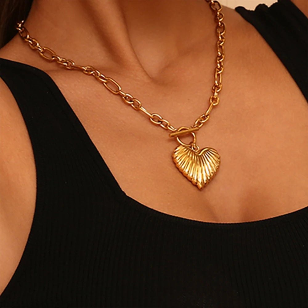 Velle Necklace