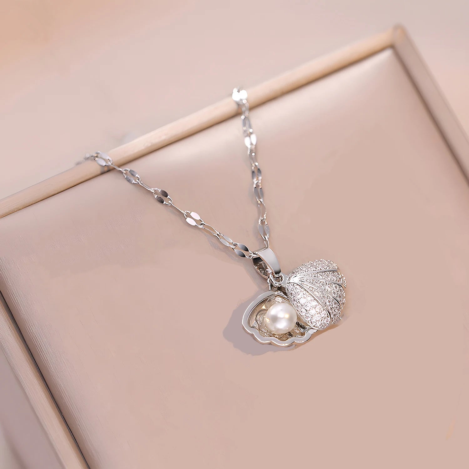 Frozen Petal – Necklace