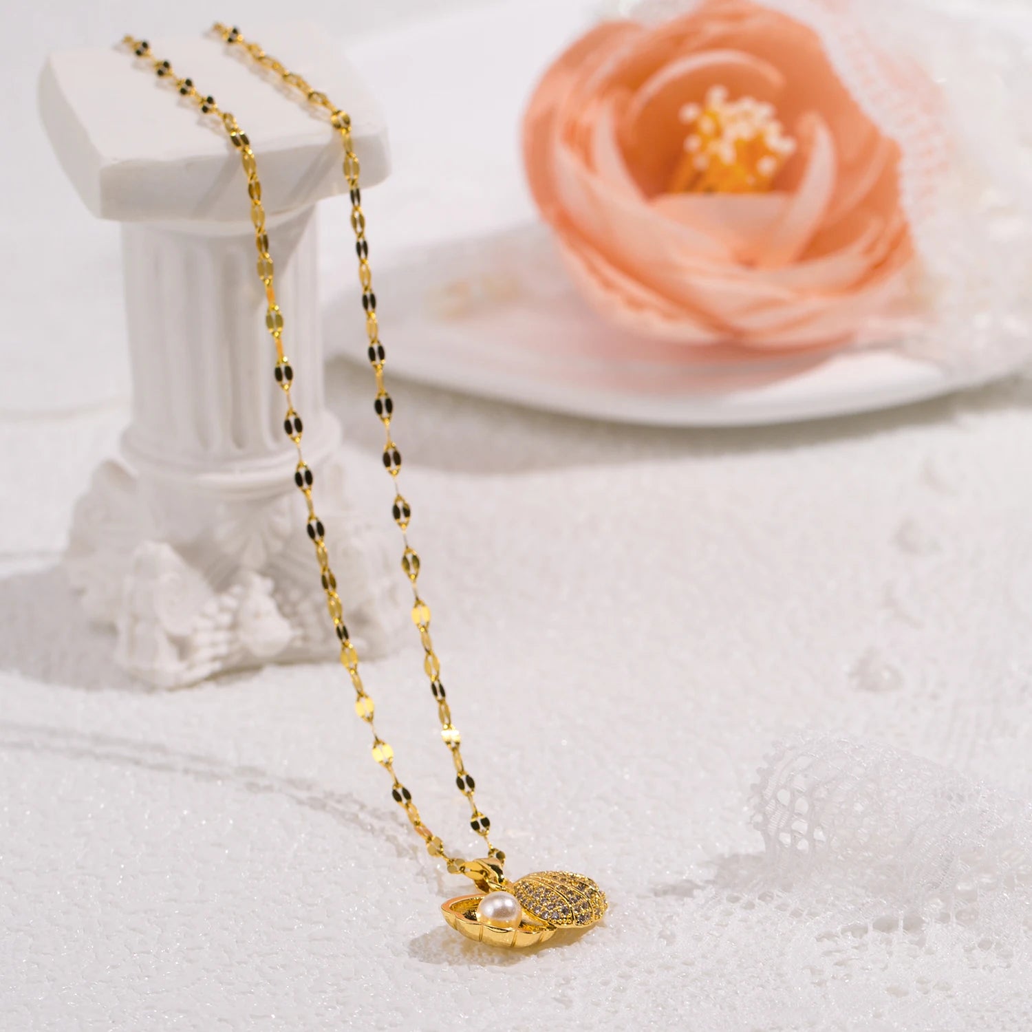 Frozen Petal – Necklace