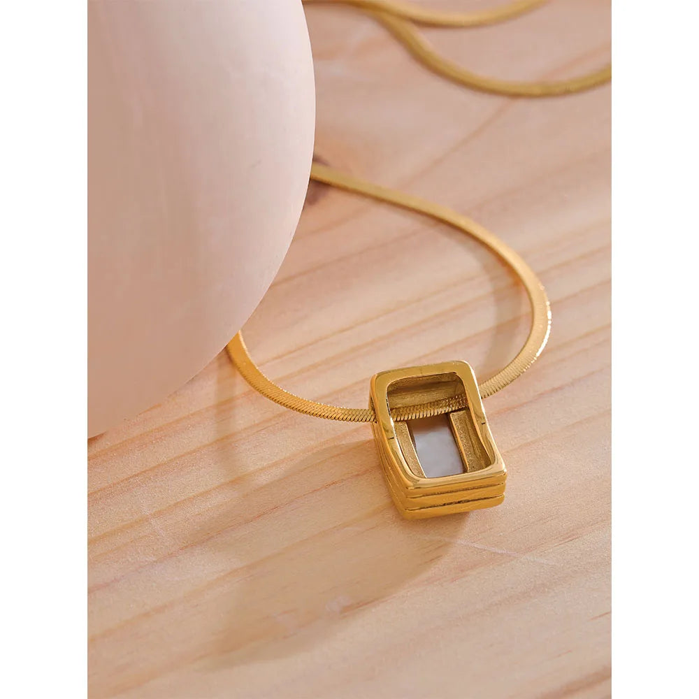 Haze Necklace